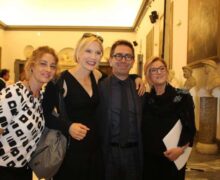 Gaia De Laurentiis e Pino Strabioli con Emanuela e Laura Pertica